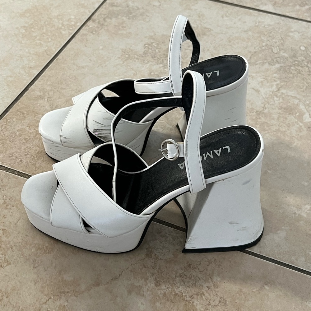 LA MODA PLATFORMS
